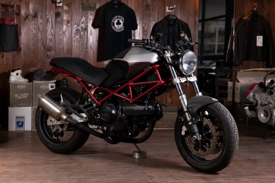 Ducati Monster Cafe Racer Napoli CRN Cafe Racer Napoli Passione moto stile Racer